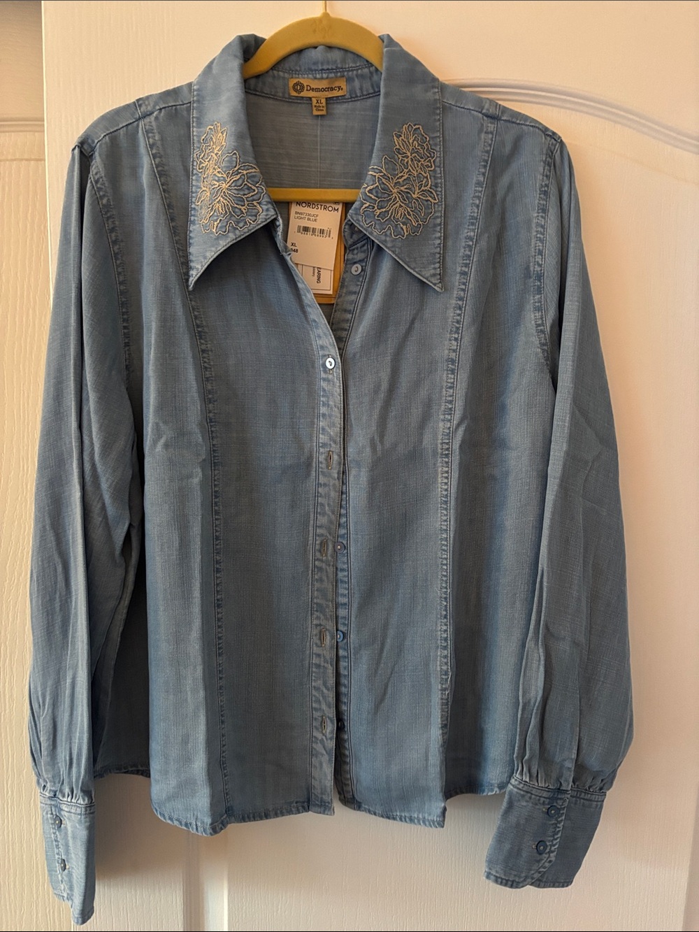 NWT Democracy Embroidered Collar Chambray Denim-Style Button Down Shirt  SZ XL